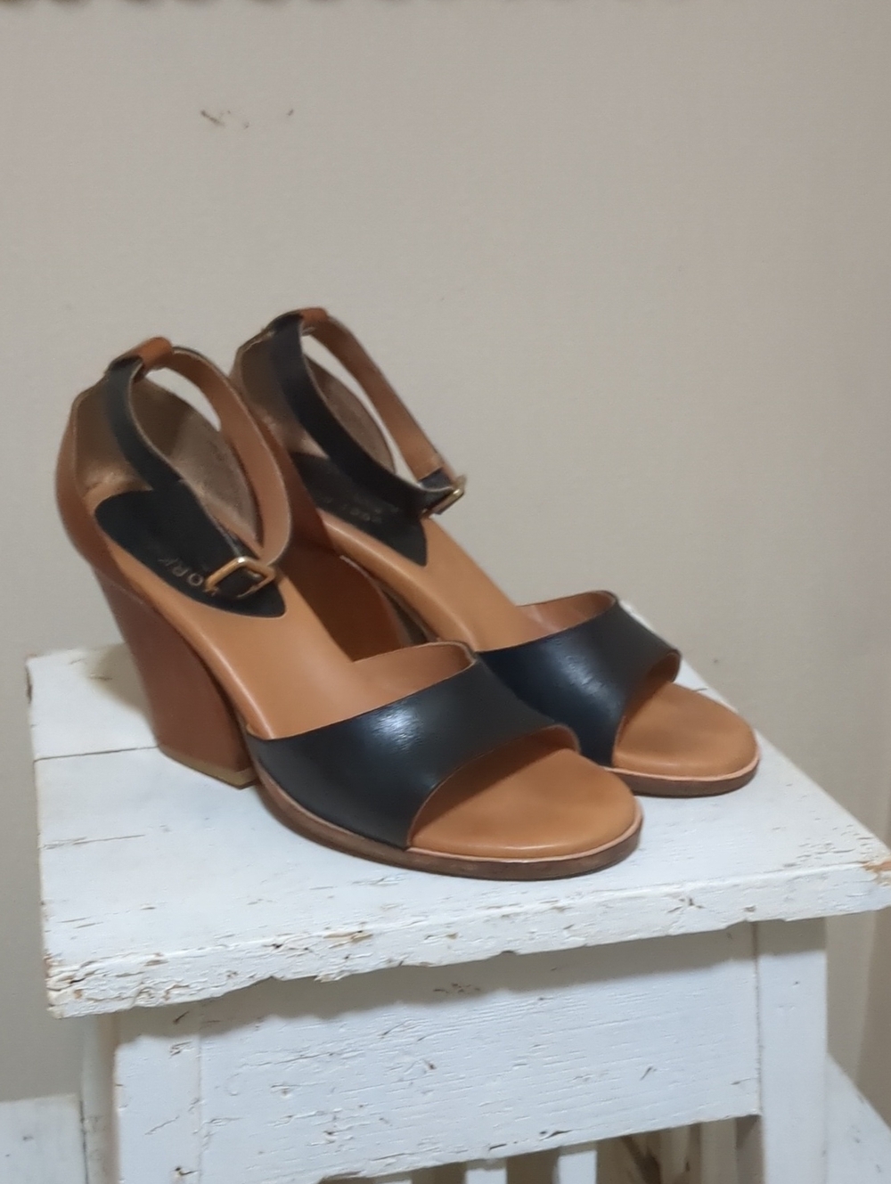 Kork-Ease Leather-Look Black & Brown Wedge Sandals US 8